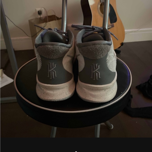 Kyrie 7, size 8.5, in great condition lightly used - Picture 5 of 5